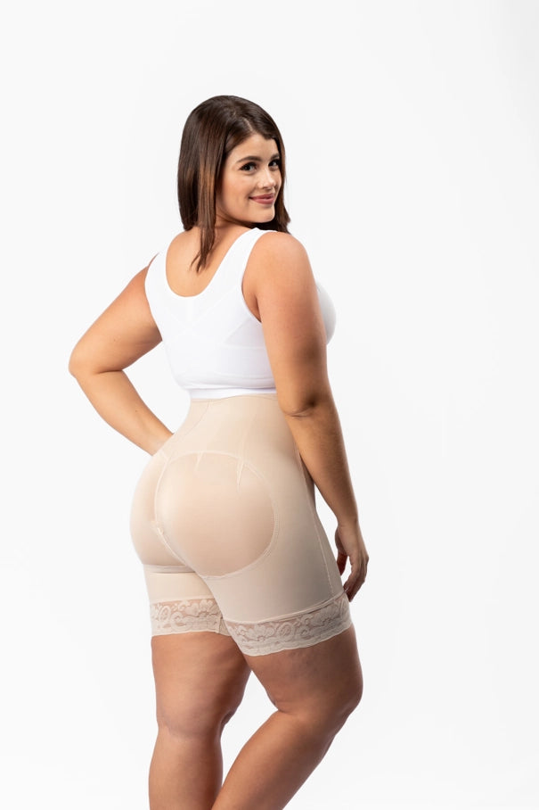 Short con Broche Tiro Alto