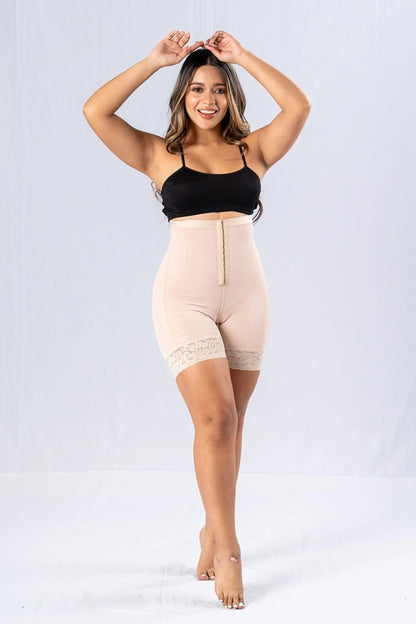 Short con Broche Tiro Alto